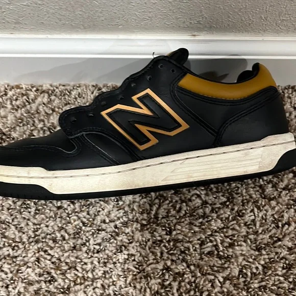 New Balance | Shoes | New Balance Black And Gold | Poshmark